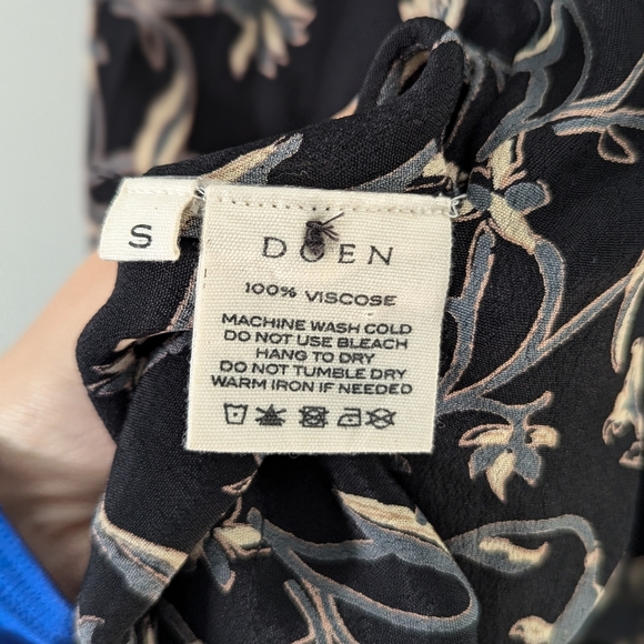 Dôen Baltic Top - Floral Black Scroll Print - Small - Picture 9 of 11